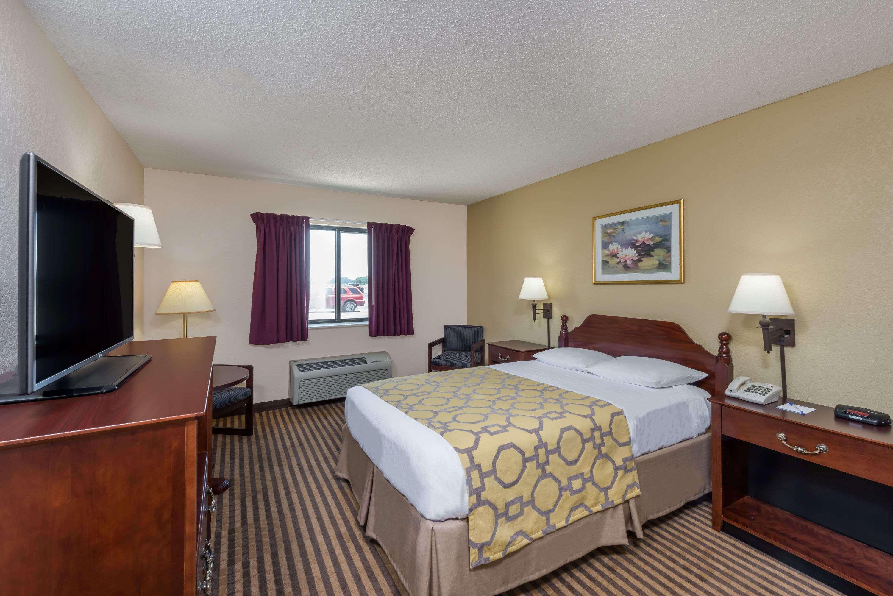 Hotel Baymont By Wyndham Metropolis Exteriér fotografie