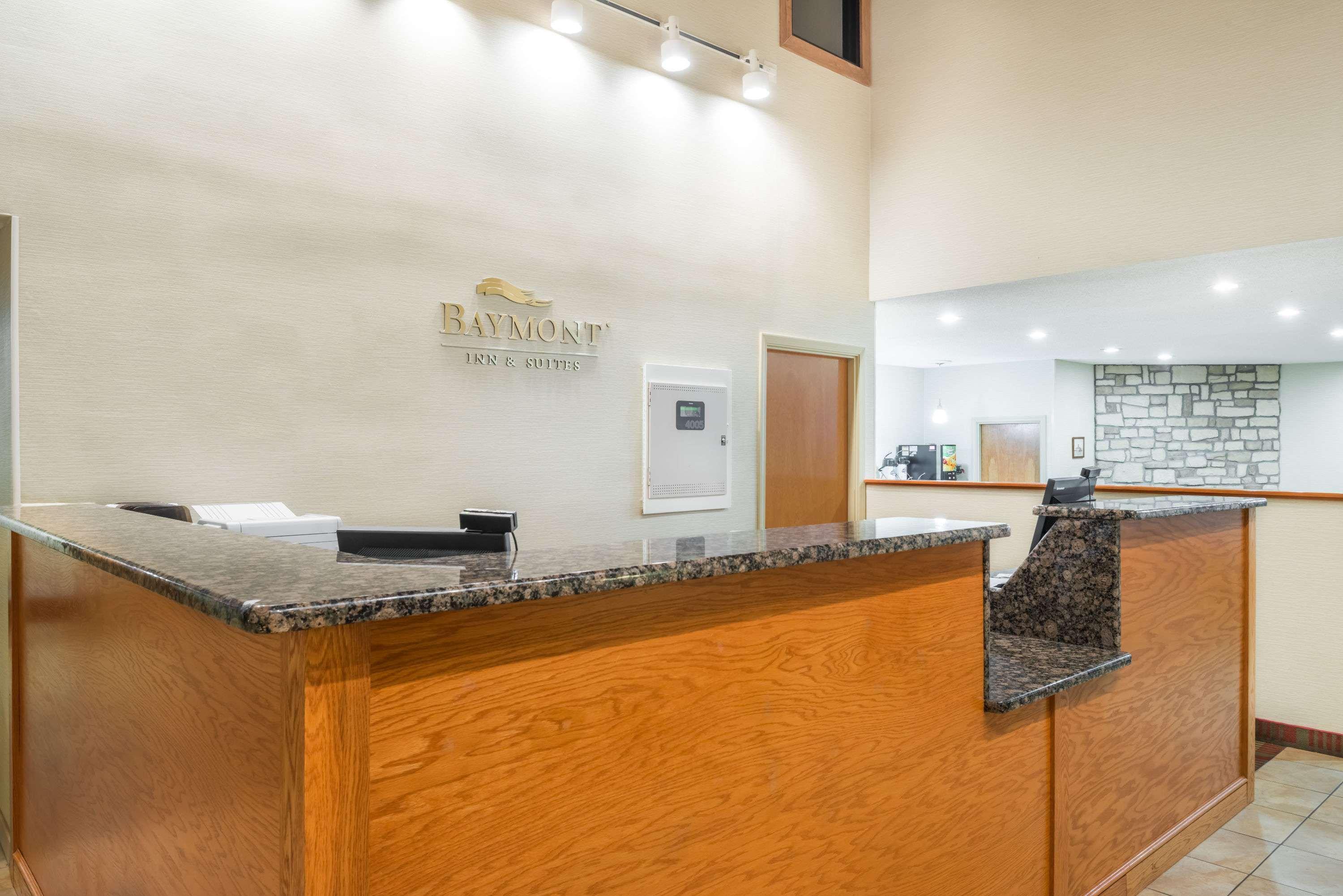 Hotel Baymont By Wyndham Metropolis Exteriér fotografie